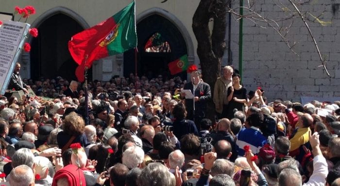 Celebrações dos 40 anos da Revulução dos Cravos, no largo do Quartel do Carmo, Lisboa (RTP)