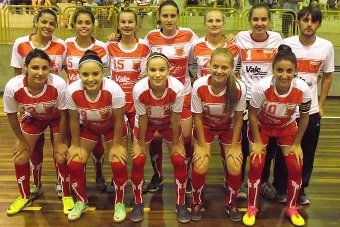 Nova Geração Futsal durante a estréia no 29º Torneio de Verão de Indaial (Divulgação)