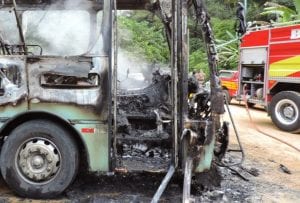 Ônibus incendiado na Velha (Jaime Batista)