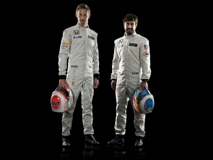 Button e Alonso (esq-dir): Pela frente, a tarefa de recolocar a McLaren entre os primeiros. (Divulgação/McLaren)