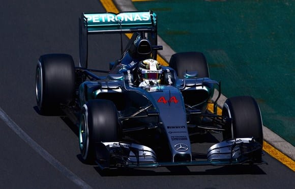 Merecedes, de Lewis Hamilton, sobra nos treinos. Preve-se certeiramente o repeteco do domínio do time alemão em 2015 (Getty Images)