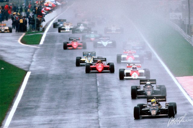 Largada em Portugal. Senna parte na ponta para dominar a prova, como já vinha fazendo desde os treinos (Continental Circus)