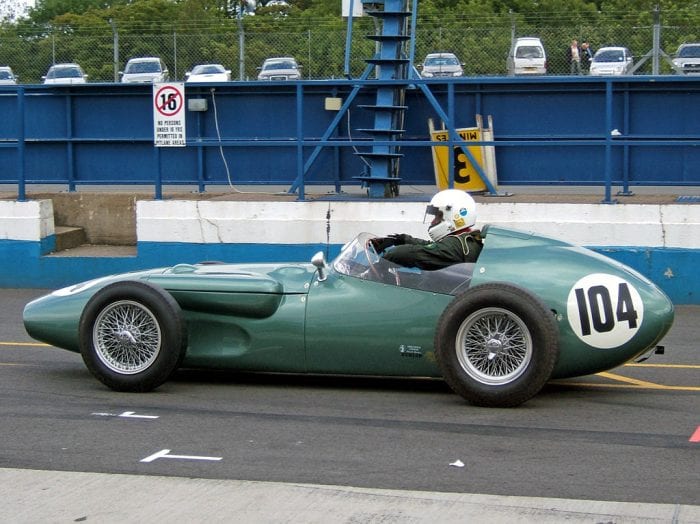 Um Aston Martin de F1, de 1960. Tradicional montadora de carros esporte britânica pode estar regressando a categoria junto da Red Bull ((John Chapman)