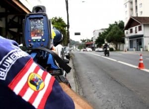 Radares são utilizados para fiscalização diariamente - foto de Marcelo Martins
