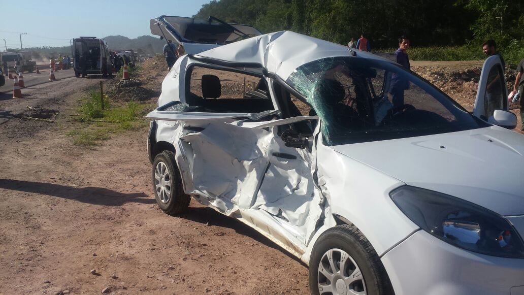 Acidente entre quatro veículos deixou vítimas em estado grave (Arcanjo 03)