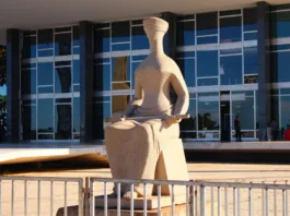 A Justiça, escultura em frente ao Supremo Tribunal Federal (Filipo Tardim)