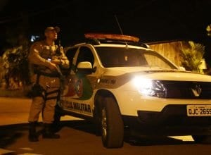 Viatura da Polícia Militar - foto de Giovanni Silva