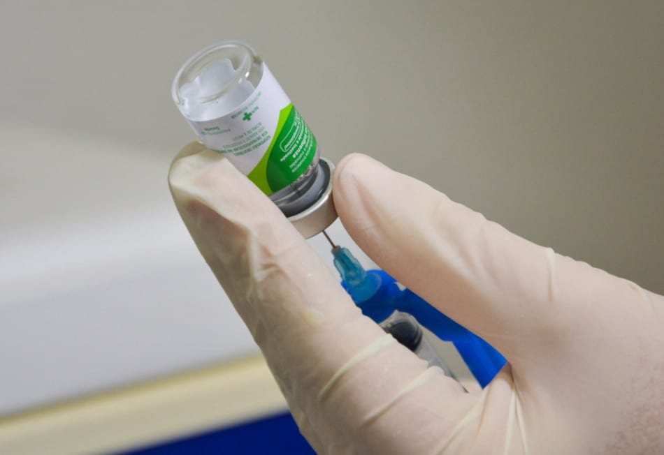 Vacina contra o vírus influenza (Michele Lamin/PMB)