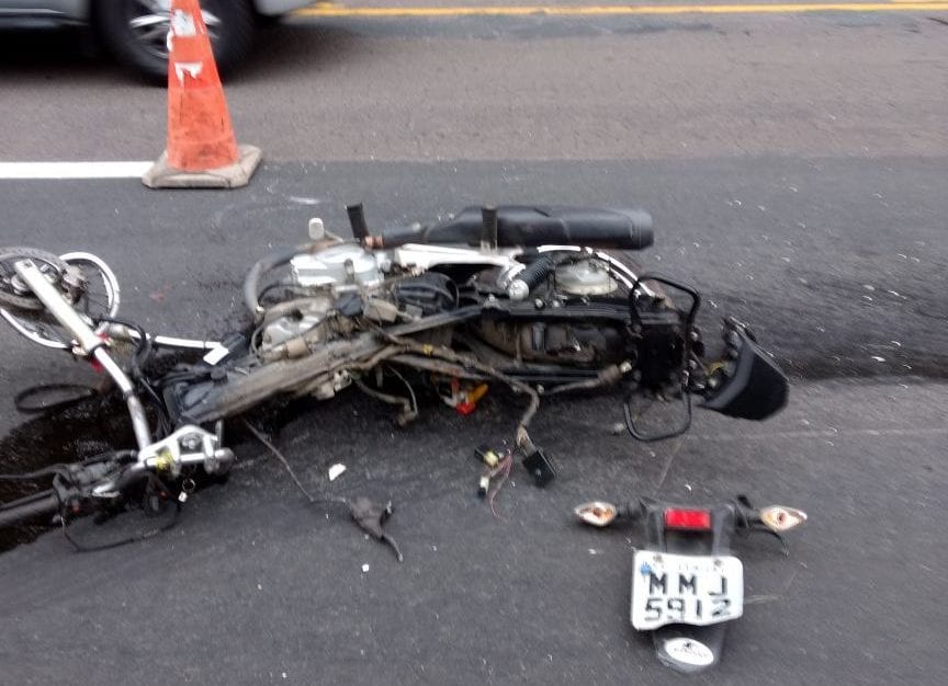 Motocicleta ficou destruída com impacto (Whatsapp/Imprensa)