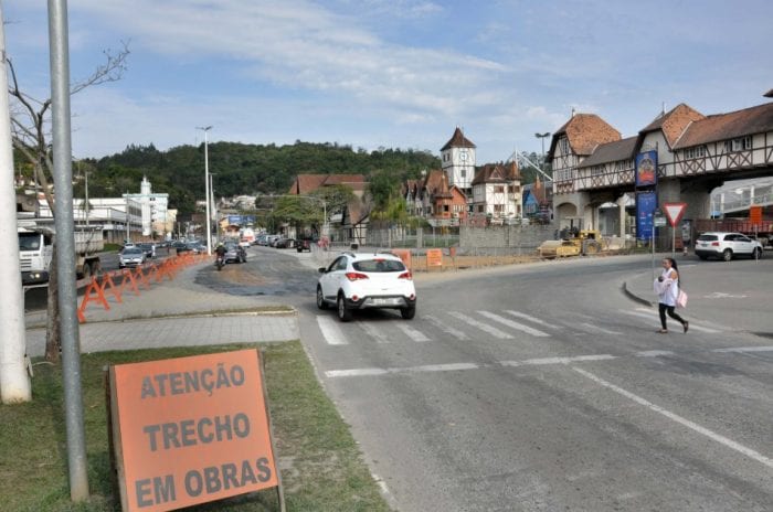 Prefeitura revê data de alteração do trânsito na região da Vila Germânica (Eraldo Schnaider)