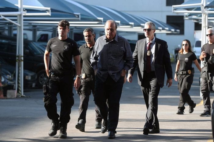 Governador Pezão é preso pela Polícia Federal (EFE/ Marcelo Sayao/direitos reservados)