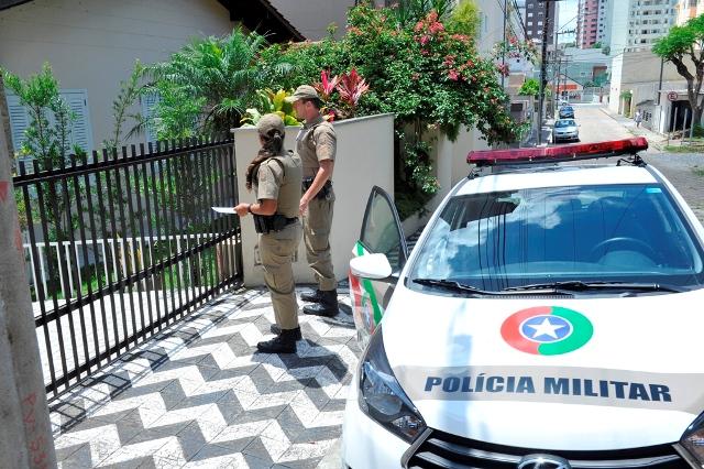 Policiais do programa Viagem Segura da Polícia Militar de Santa Catarina