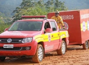 Viaturas também estão sendo deslocadas para Minas Gerais para apoio aos afetados pela tragédia