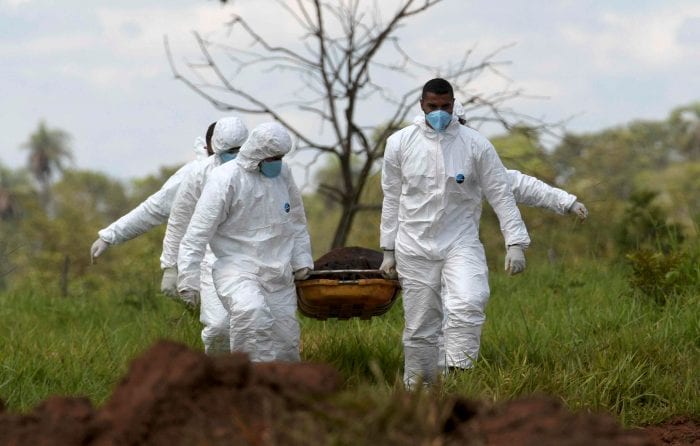 Remoção de vítimas em Brumadinho - foto de REUTERS/Washington Alves