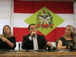 Governador Carlos Moisés da Silva anuncia em coletiva de imprensa, as primeiras medidas de contenção de gastos do seu governo. Florianópolis (Julio Cavalheiro/SECOM)