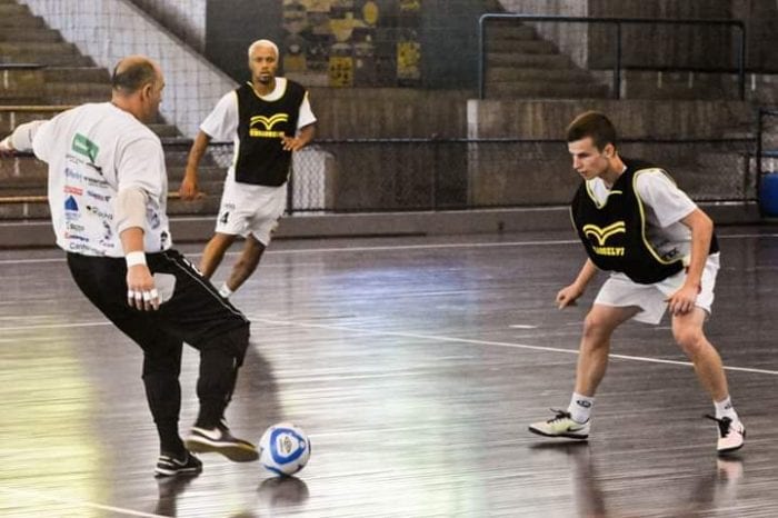 Blumenau Futsal segue treinando visando temporada 2019 - foto de Sidnei Batista