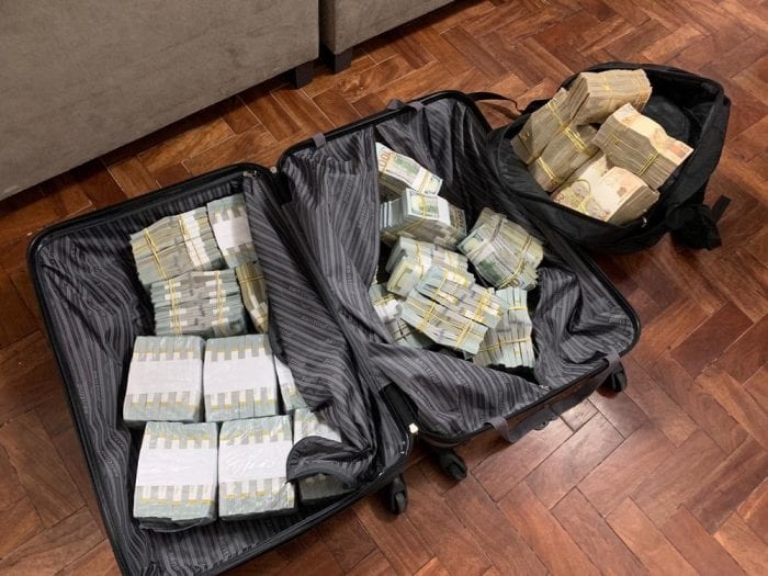 Malas com dinheiro foram encontradas pela Polícia Federal na operação - foto da PF