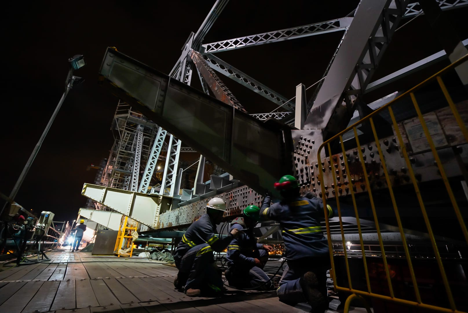 Transferência de carga na Ponte Hercílio Luz - foto de Ricardo Wolffenbüttel/Secom
