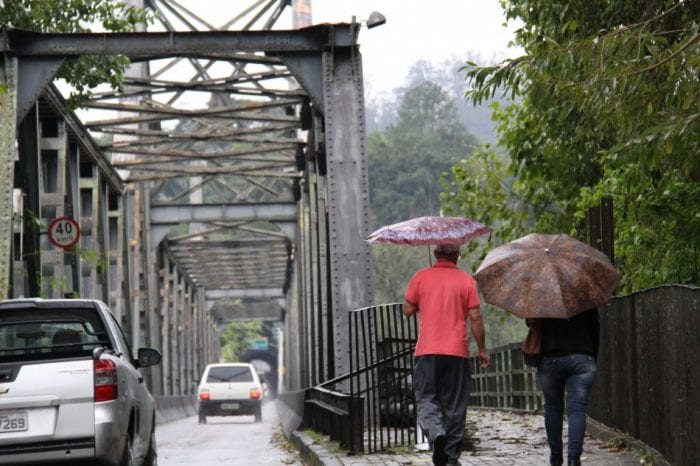 Quinta-feira com possibilidade de chuviscos isolados em Blumenau - foto de Marcelo Martins