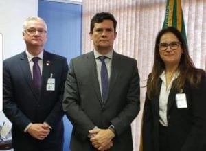 Paulo Koerich, delegado geral de Santa Catarina e o ministro da Justiça e Segurança Pública, Sergio Moro, durante a operação