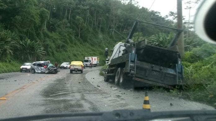 Colisão entre veículo e caminhão causa morte na Serra da Vila - foto das redes sociais