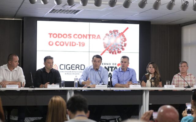 Governador Carlos Moisés fala sobre o Covid-19 durante coletiva - foto de Clovia Perozin / SDE