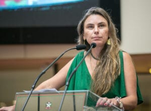 Deputada Paulinha (PDT) durante pronunciament - foto de Rodolfo Espínola