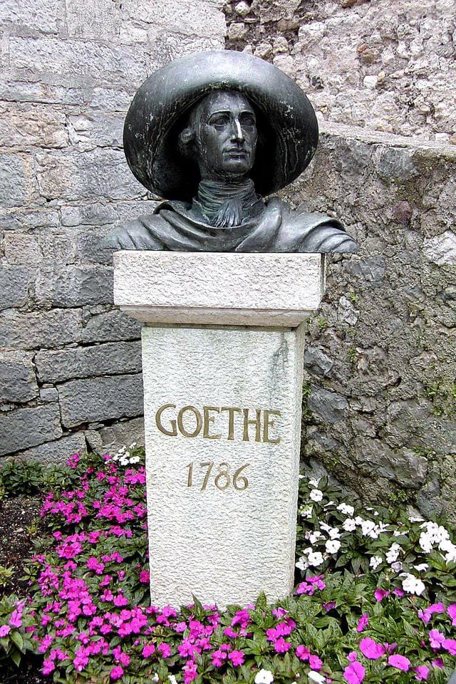 Busto de Johann Wolfgang von Goethe, no Castello scaligero de Malcesine, sul do lago di Garda, Itália
