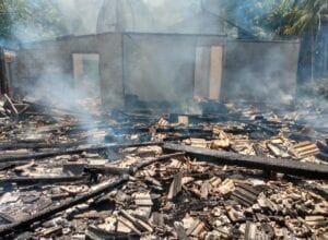 Incêndio destrói residência no bairro Vila Itoupava - foto do Corpo de Bombeiros