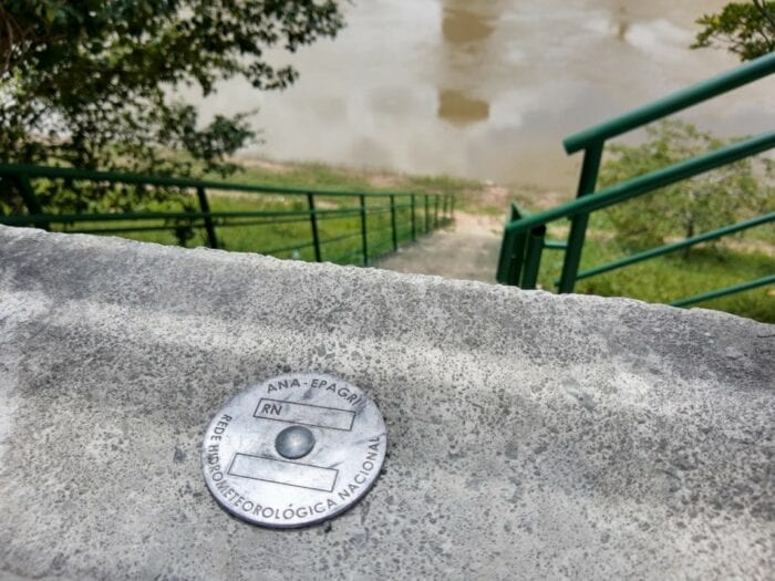Novas réguas de medição do Rio Itajaí-Açu - foto de Alan Hann