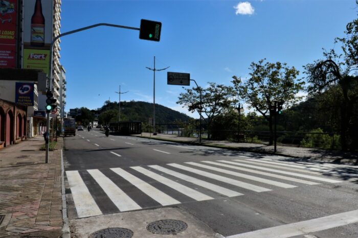 Quarta faixa da Avenida Beira-Rio - foto de Eraldo Schnaider