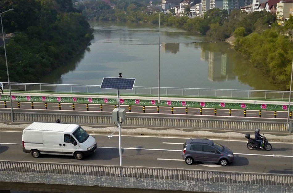 Novo sensor para medição do nível do rio - foto de Marcelo Martins