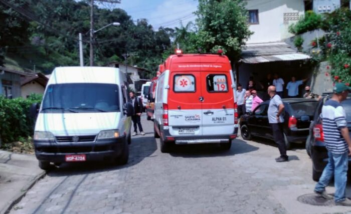 Ambulância que prestou socorro a criança - foto do CBMSC
