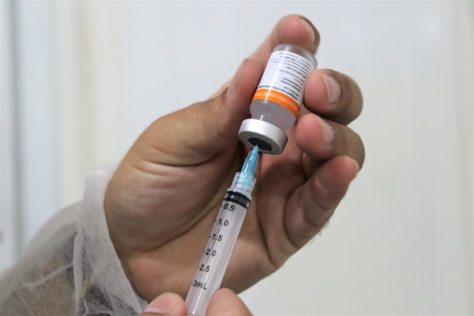 Vacina contra a Covid-19 - foto de Eraldo Schnaider