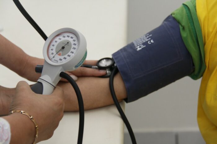 Medição de pressão arterial - foto de Marcelo Martins