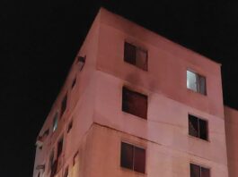 Portador de autismo é retirado de apartamento em chamas no bairro Progresso - Foto do Corpo de Bombeiros