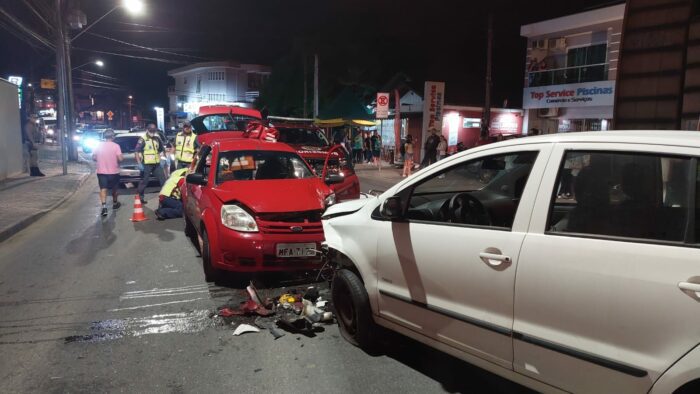 Acidente deixa homem e menina feridos na Rua General Osório - Foto dos Bombeiros