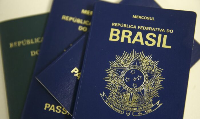 Passaporte brasileiro - foto de Marcelo Camargo