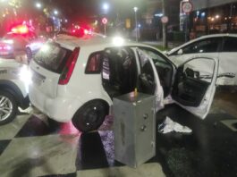 Veículo em fuga colidiu com outro carro