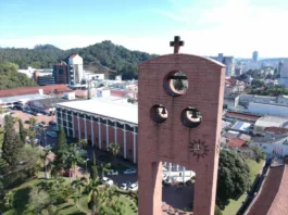 Torre e Catedral São Paulo Apóstolo - foto de Michele Lamin