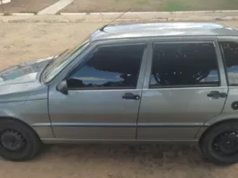 Carro utilizado por suspeito de homicídio ocorrido em Blumenau durante fuga