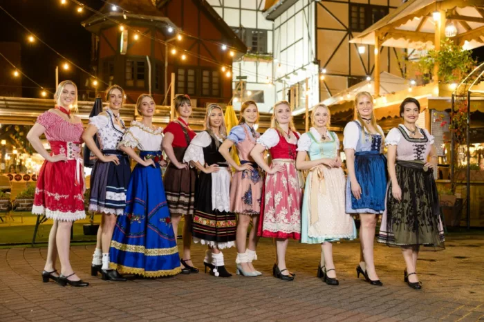 Finalistas para o concurso da realeza da 39ª Oktoberfest Blumenau - foto de Daniel Zimmermann