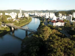 Rio Itajaí-Açu - foto de Eraldo Schnaider
